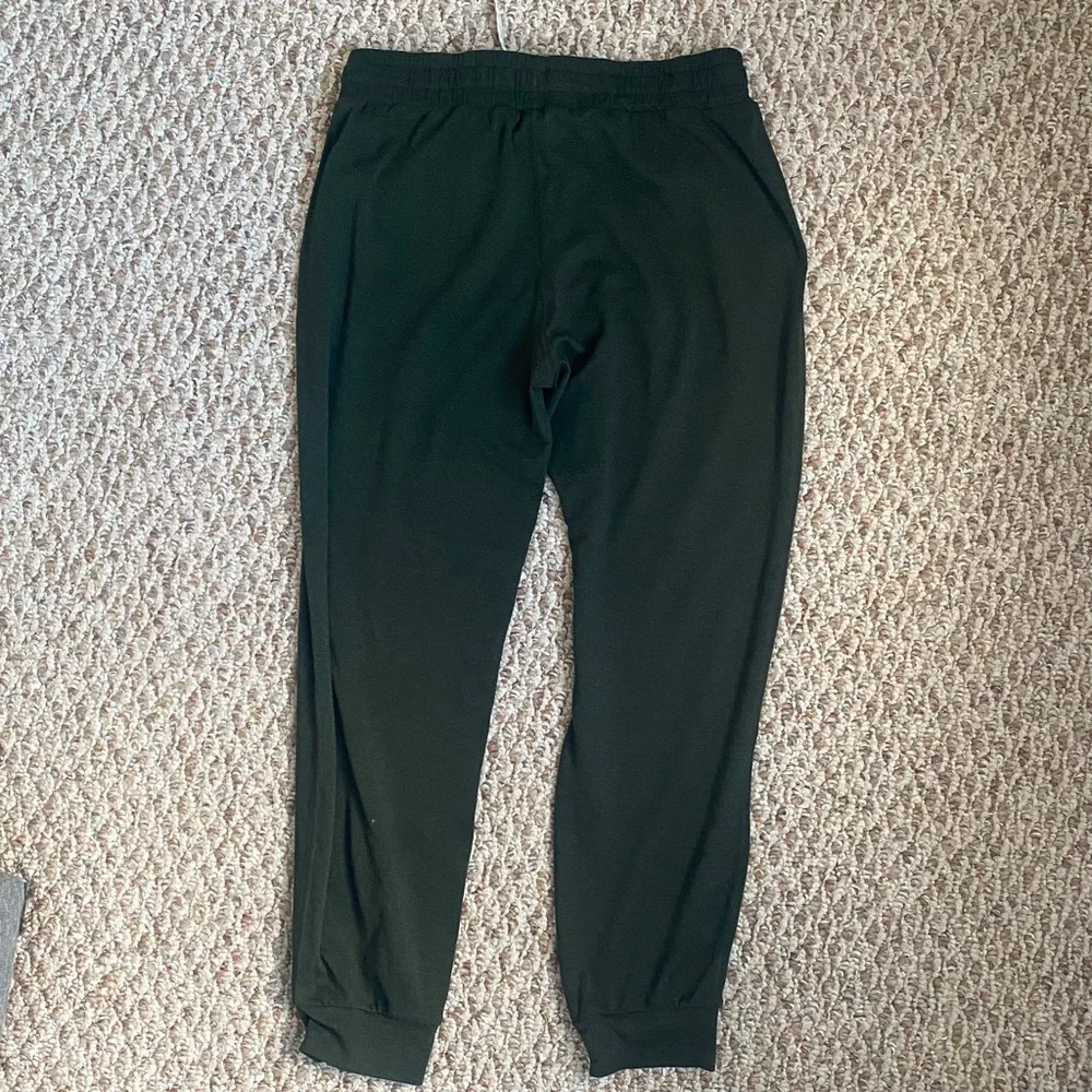EUC Vuori DreamKnit Jogger Pants Olive Green Small - Picture 6 of 6